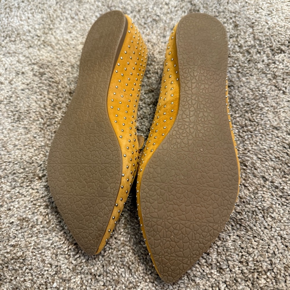 Steve Madden Yellow Studded Women's Flats - Picture 6 of 11